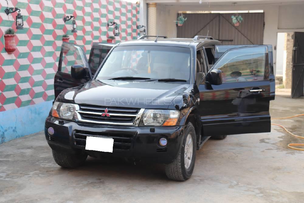 Mitsubishi Pajero 2005 for Sale in Peshawar Image-1