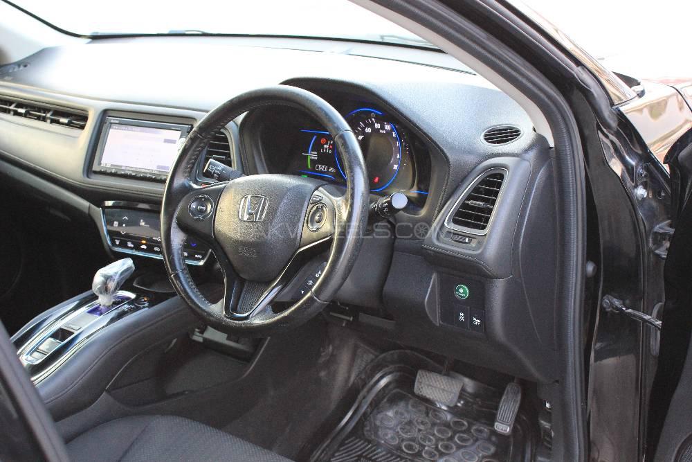 Honda Vezel 2014 for Sale in Rawalpindi Honda Vezel 2014 for Sale in Rawalpindi Image-9