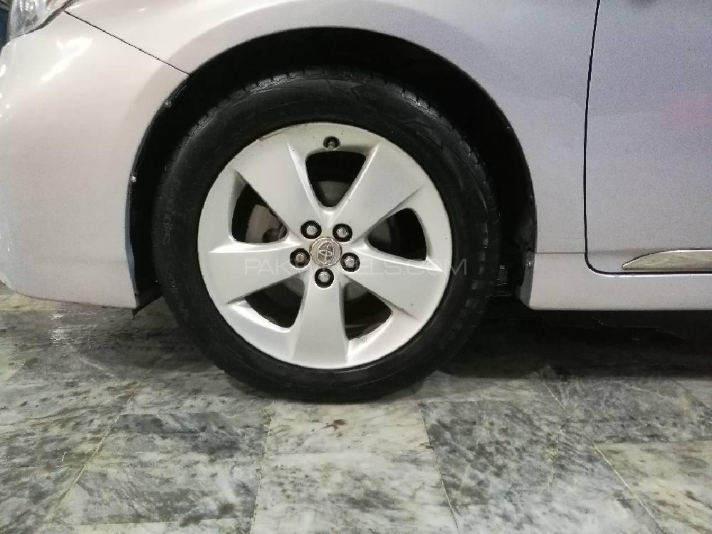 Prius 17" Alloys and Tyres Image-1