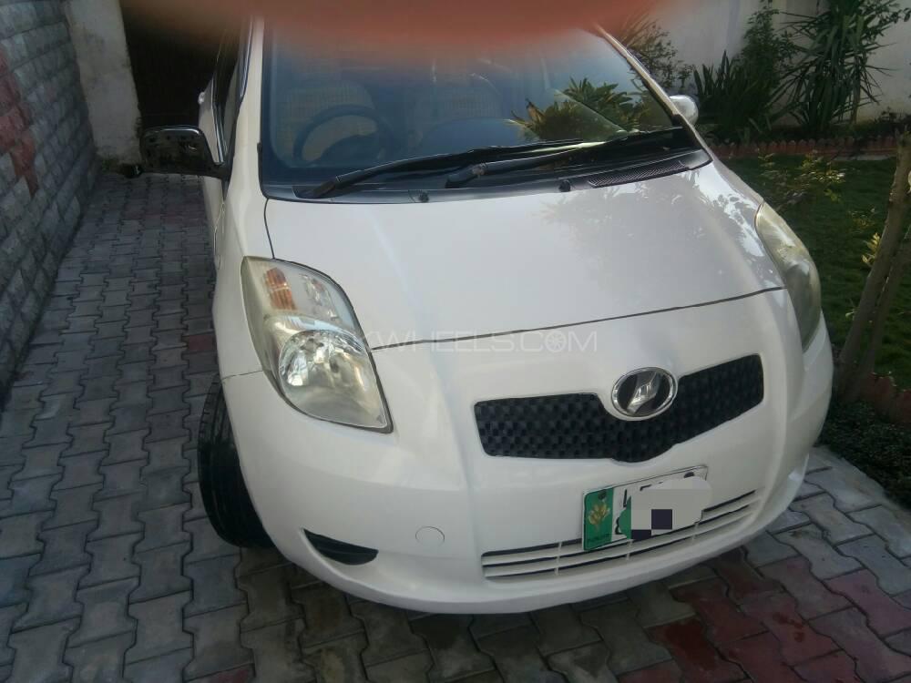 Toyota Vitz 2011 for Sale in Peshawar Image-1