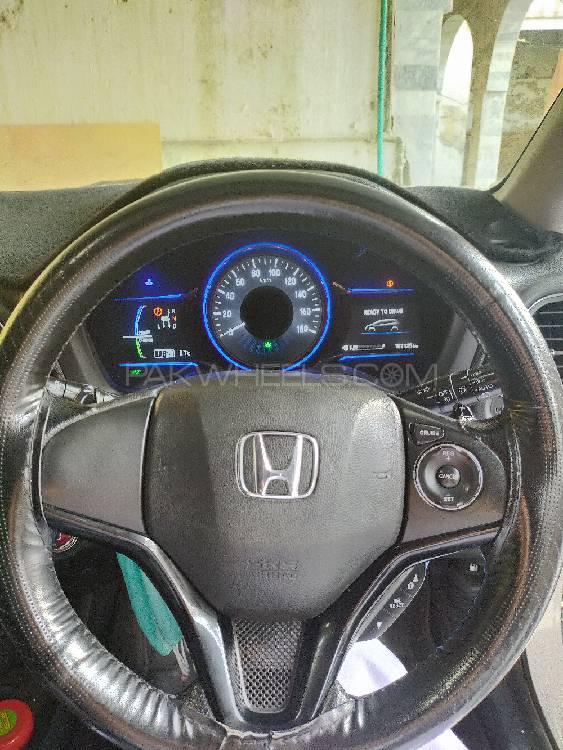 Honda Vezel 2014 for Sale in Nowshera cantt Honda Vezel 2014 for Sale in Nowshera cantt Image-9