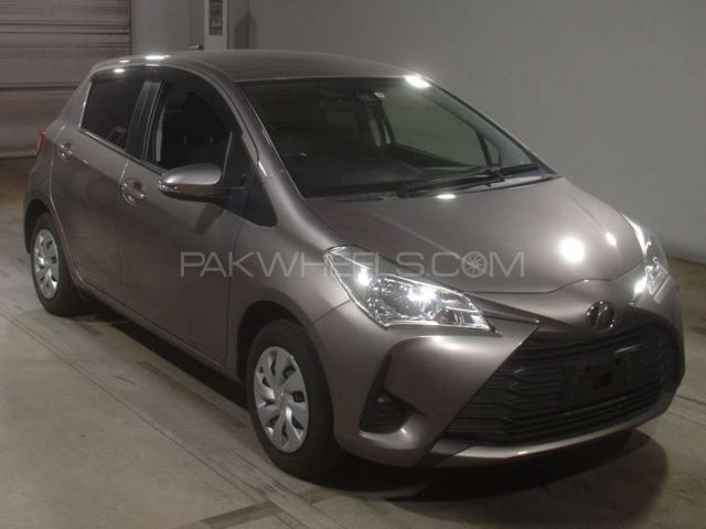 Toyota Vitz 2017 for Sale in Lahore Image-1