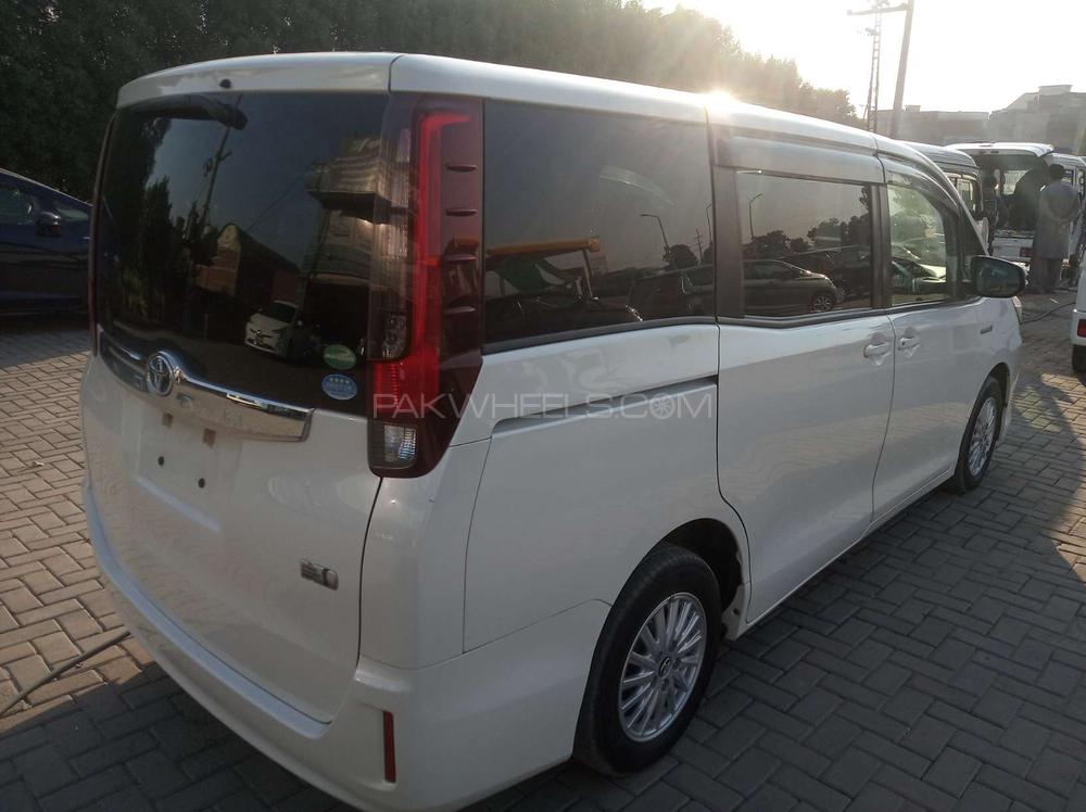 ٹویوٹا نوح 2015 for Sale in گجرانوالہ ٹویوٹا نوح 2015 for Sale in گجرانوالہ Image-6