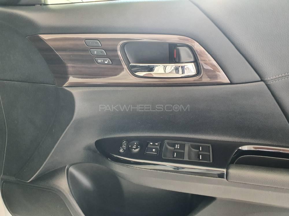 Honda Accord 2017 for Sale in Karachi Honda Accord 2017 for Sale in Karachi Image-11