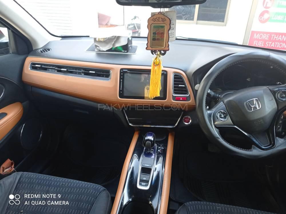 Honda Vezel 2015 for Sale in Rawalpindi Honda Vezel 2015 for Sale in Rawalpindi Image-5