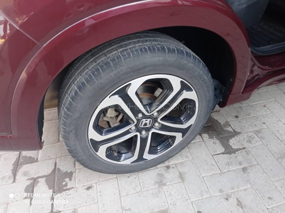 Honda Vezel 2015 for Sale in Rawalpindi Honda Vezel 2015 for Sale in Rawalpindi Image-13