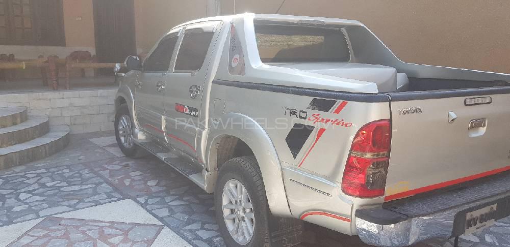 Toyota Hilux 2012 for Sale in Peshawar Toyota Hilux 2012 for Sale in Peshawar Image-6