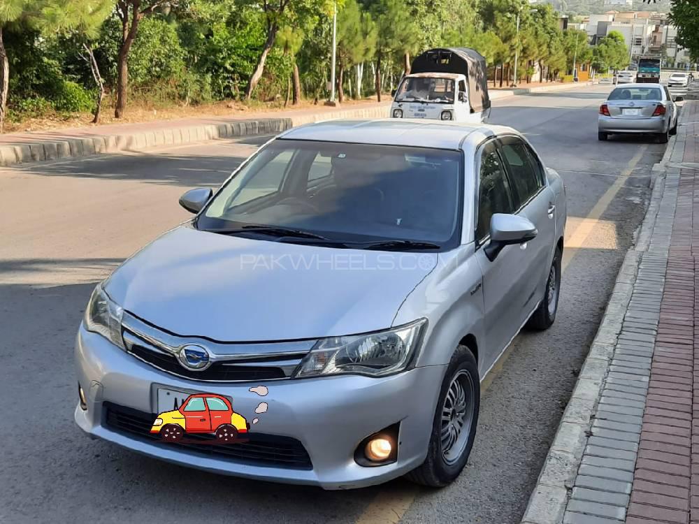 Toyota Corolla Axio 2013 for Sale in Islamabad Toyota Corolla Axio 2013 for Sale in Islamabad Image-2