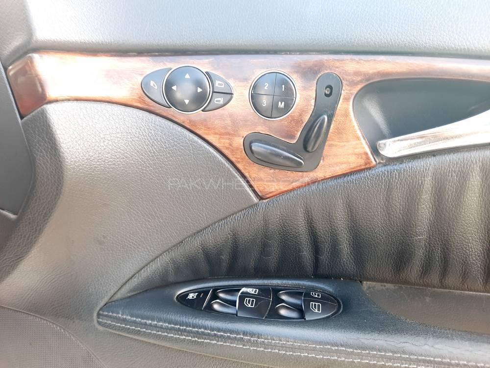 Mercedes Benz E Class 2003 for Sale in Lahore Mercedes Benz E Class 2003 for Sale in Lahore Image-9