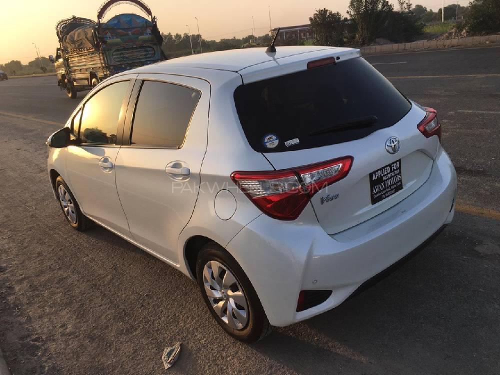 Toyota Vitz 2017 for Sale in Mirpur A.K. Image-1