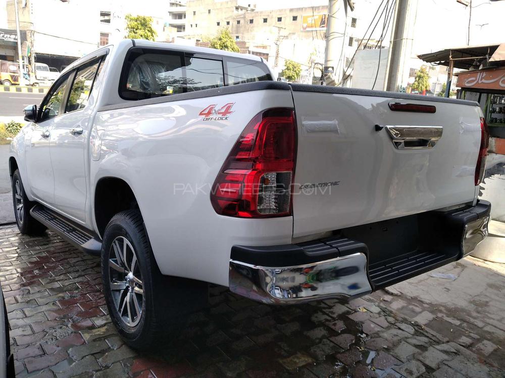 Toyota Hilux 2020 for Sale in Lahore Toyota Hilux 2020 for Sale in Lahore Image-4