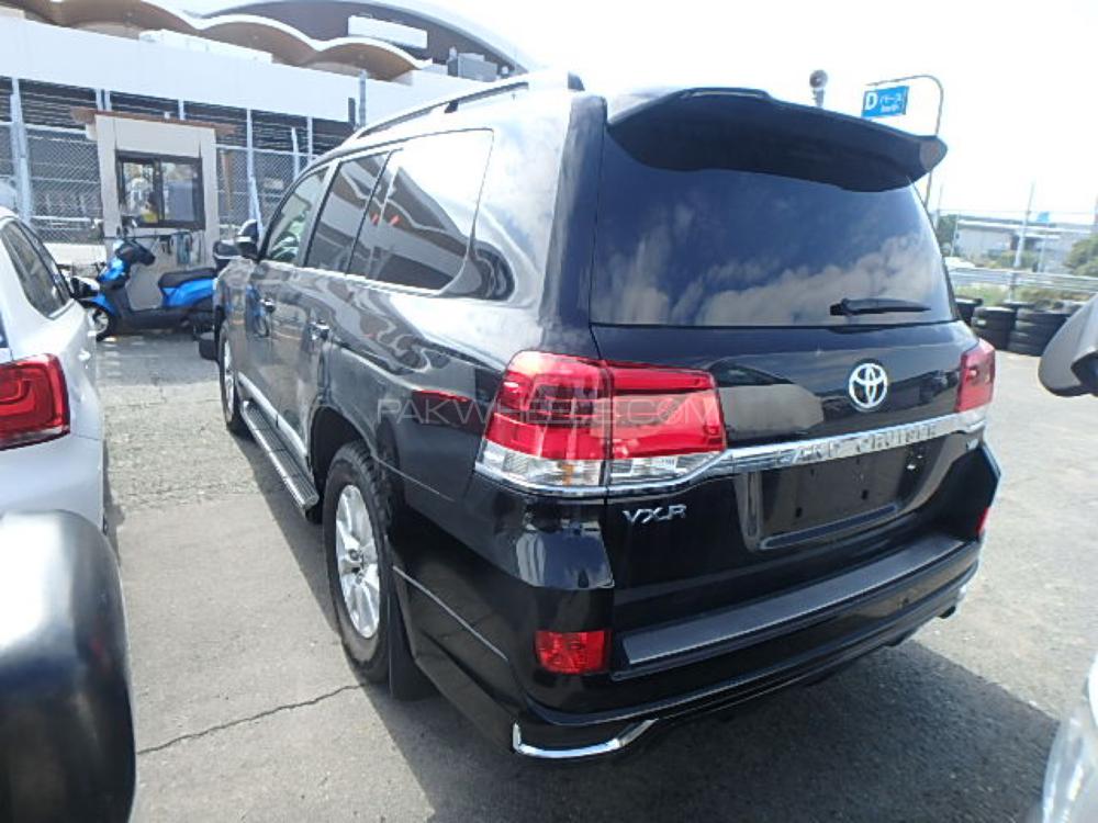 Toyota Land Cruiser 2016 for Sale in Lahore Toyota Land Cruiser 2016 for Sale in Lahore Image-3