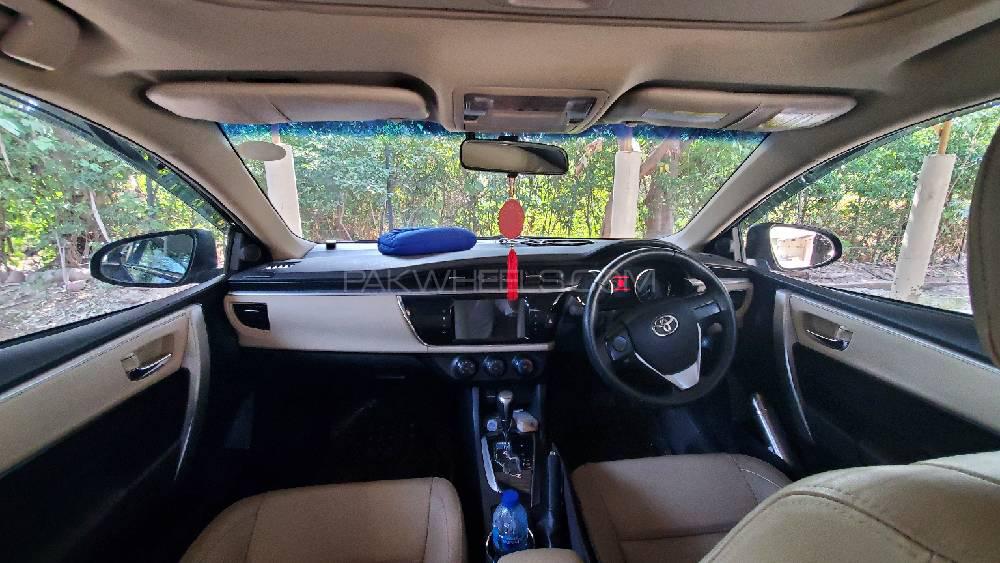 Toyota Corolla 2015 for Sale in Peshawar Image-1
