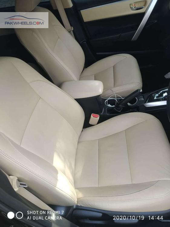 Toyota Corolla 2018 for Sale in Lahore Toyota Corolla 2018 for Sale in Lahore Image-16