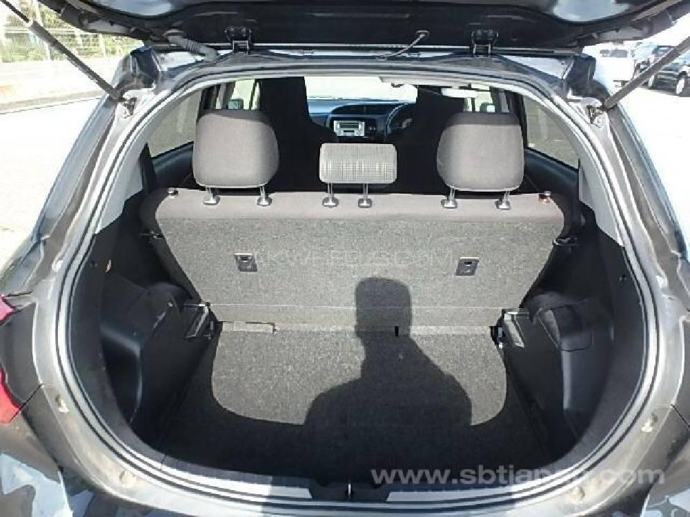 Toyota Vitz 2017 for Sale in Lahore Toyota Vitz 2017 for Sale in Lahore Image-11