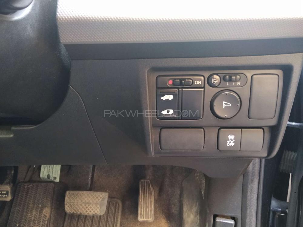 Honda Freed 2012 for Sale in Karachi Honda Freed 2012 for Sale in Karachi Image-8