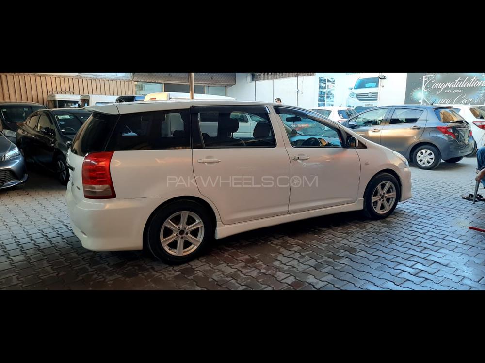 Toyota Wish 2007 for Sale in Sialkot Toyota Wish 2007 for Sale in Sialkot Image-3