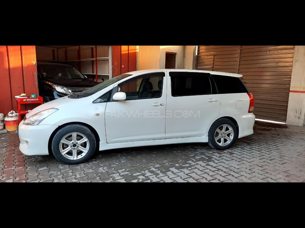 Toyota Wish 2007 for Sale in Sialkot Toyota Wish 2007 for Sale in Sialkot Image-4
