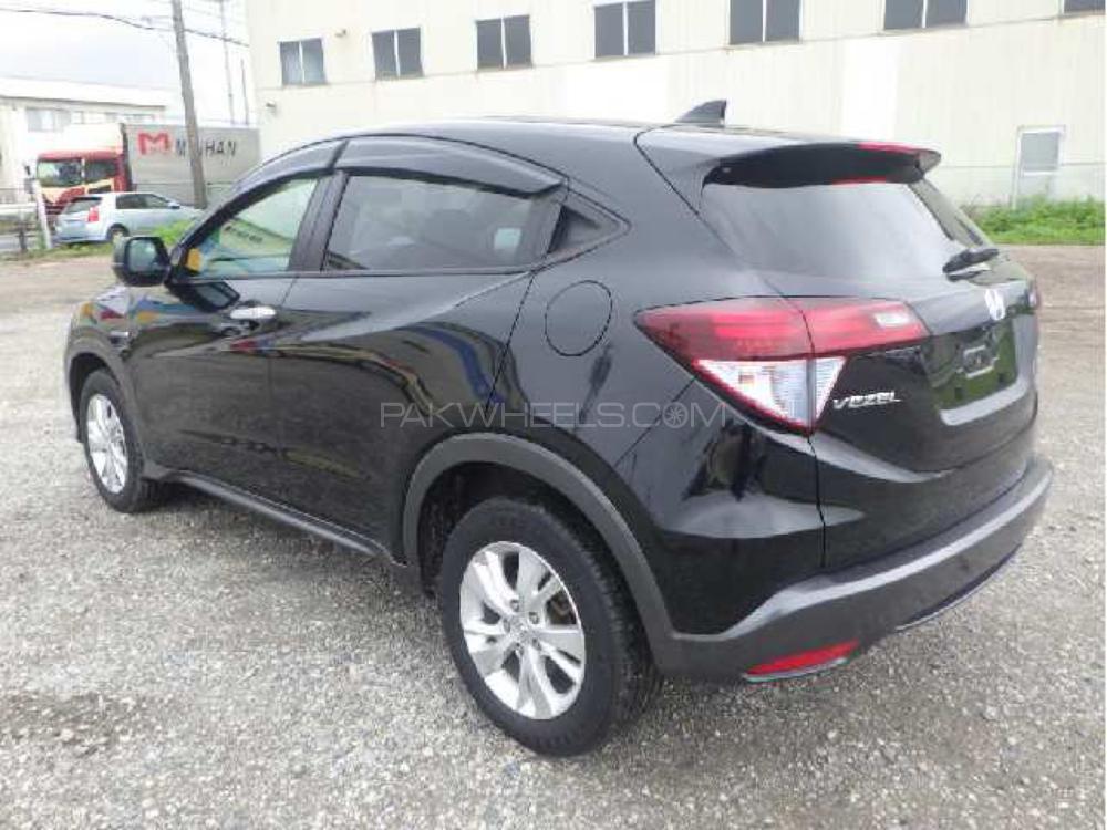 Honda Vezel 2015 for Sale in Karachi Honda Vezel 2015 for Sale in Karachi Image-2