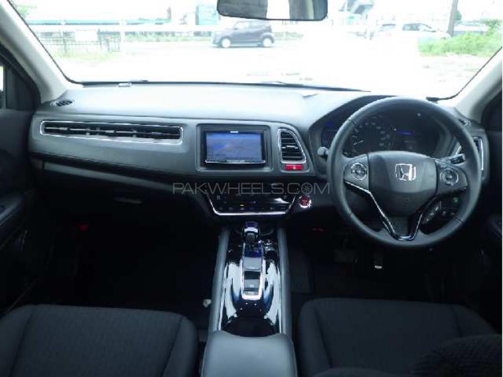 Honda Vezel 2015 for Sale in Karachi Honda Vezel 2015 for Sale in Karachi Image-5