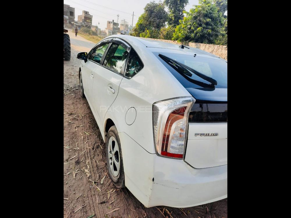 Toyota Prius 2012 for Sale in Lahore Toyota Prius 2012 for Sale in Lahore Image-7