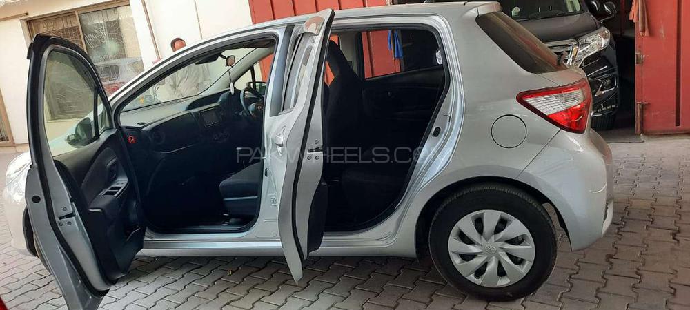 Toyota Vitz 2017 for Sale in Sialkot Toyota Vitz 2017 for Sale in Sialkot Image-6