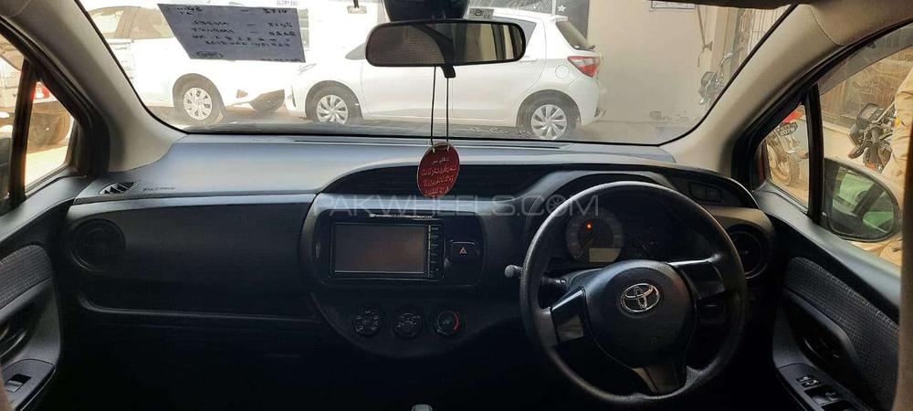 Toyota Vitz 2017 for Sale in Sialkot Toyota Vitz 2017 for Sale in Sialkot Image-7