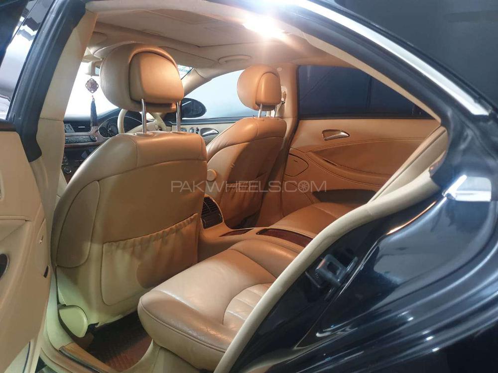 Mercedes Benz CLS Class 2005 for Sale in Lahore Mercedes Benz CLS Class 2005 for Sale in Lahore Image-9