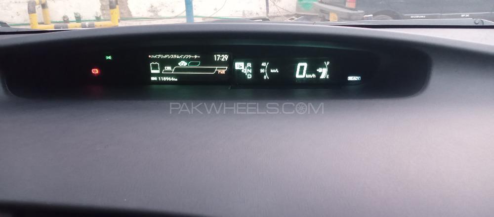 Toyota Prius 2015 for Sale in Peshawar Image-1