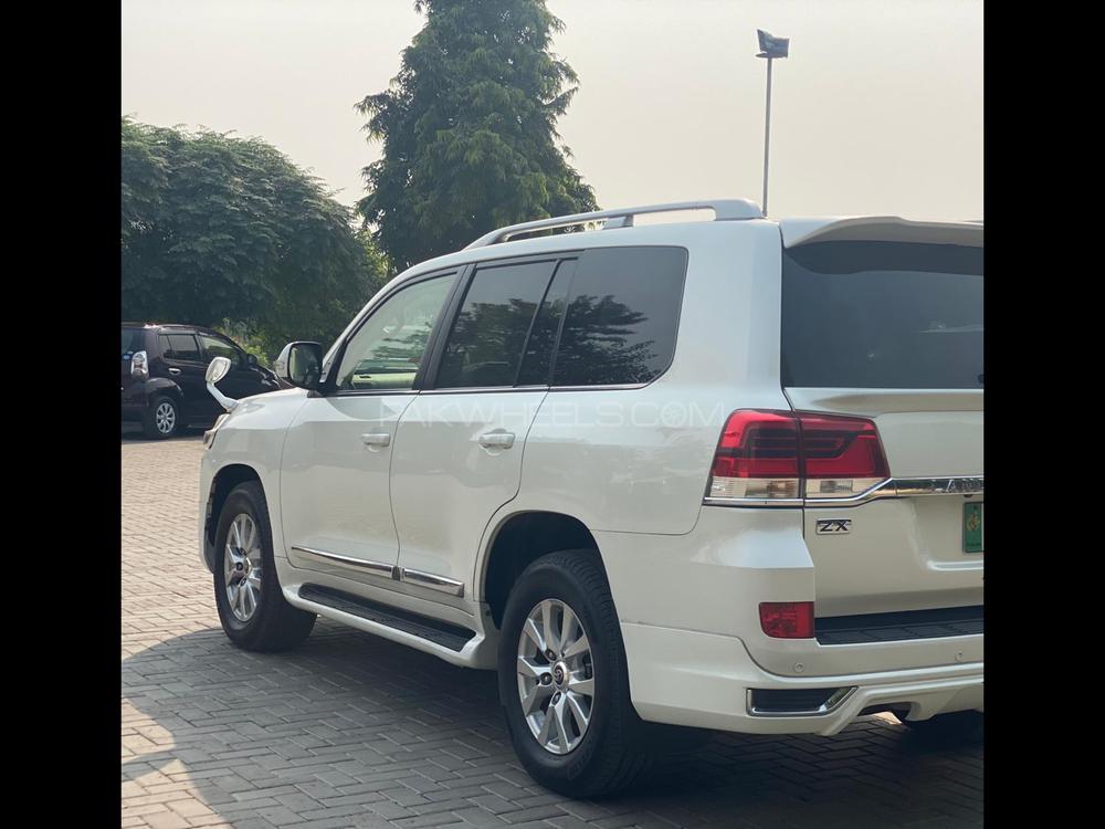 Toyota Land Cruiser 2016 for Sale in Lahore Toyota Land Cruiser 2016 for Sale in Lahore Image-5