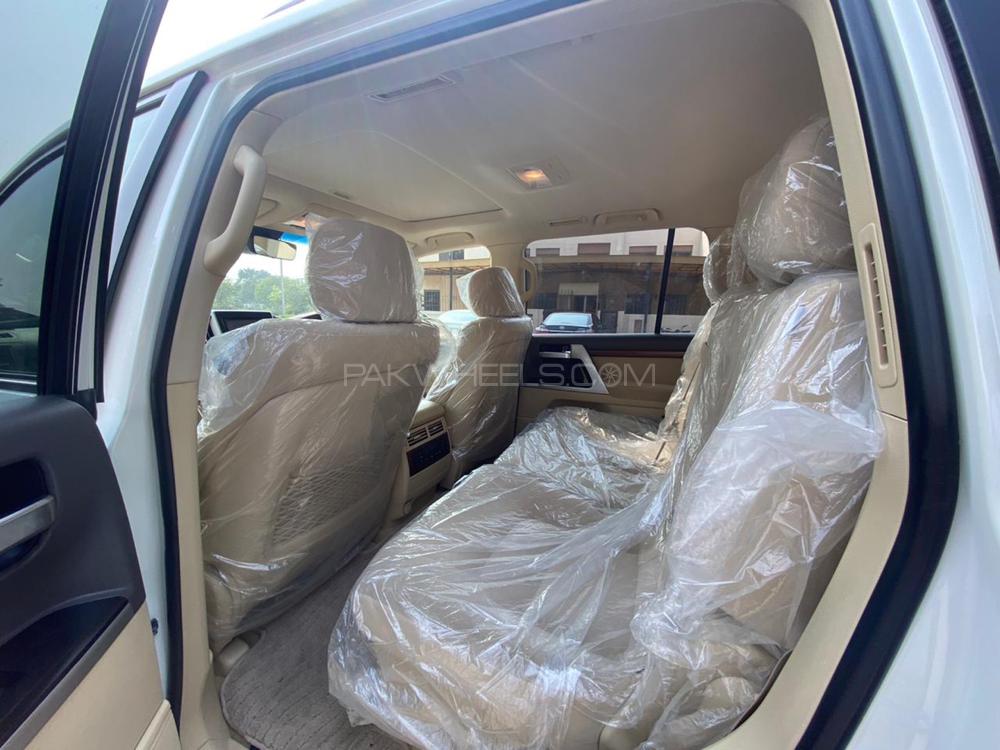 Toyota Land Cruiser 2016 for Sale in Lahore Toyota Land Cruiser 2016 for Sale in Lahore Image-9