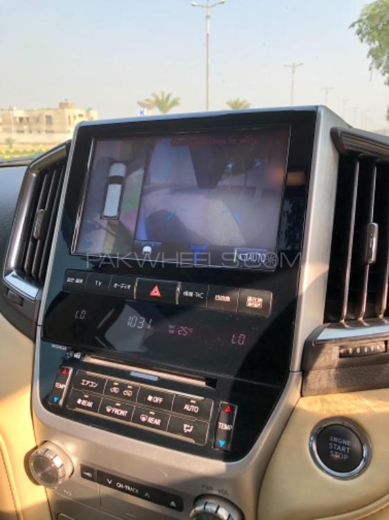 Toyota Land Cruiser 2015 for Sale in Lahore Toyota Land Cruiser 2015 for Sale in Lahore Image-4
