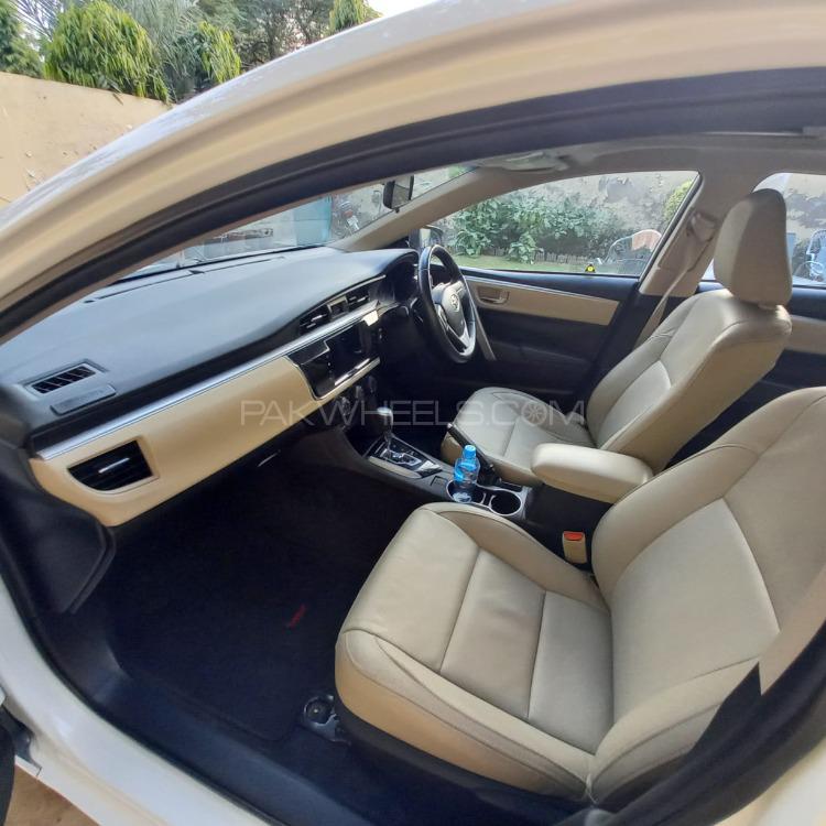 Toyota Corolla 2015 for Sale in Lahore Image-1