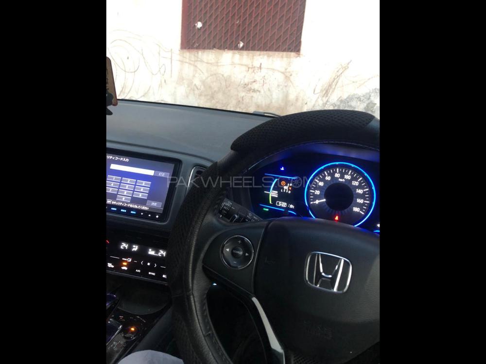 Honda Vezel 2014 for Sale in Lahore Honda Vezel 2014 for Sale in Lahore Image-5