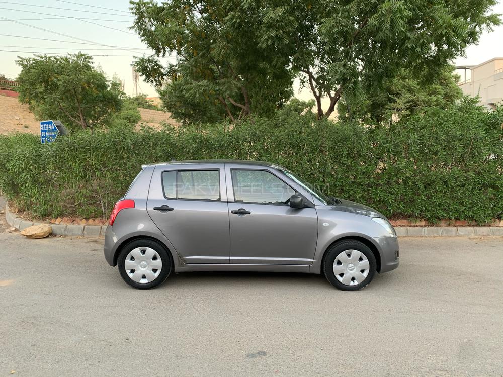 Suzuki Swift 2015 for Sale in Karachi Suzuki Swift 2015 for Sale in Karachi Image-2