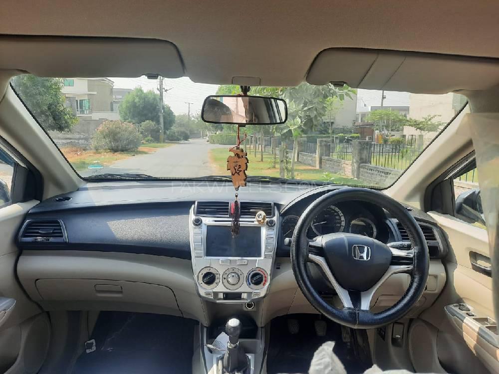 Toyota Vitz 2005 for Sale in Okara Toyota Vitz 2005 for Sale in Okara Image-2