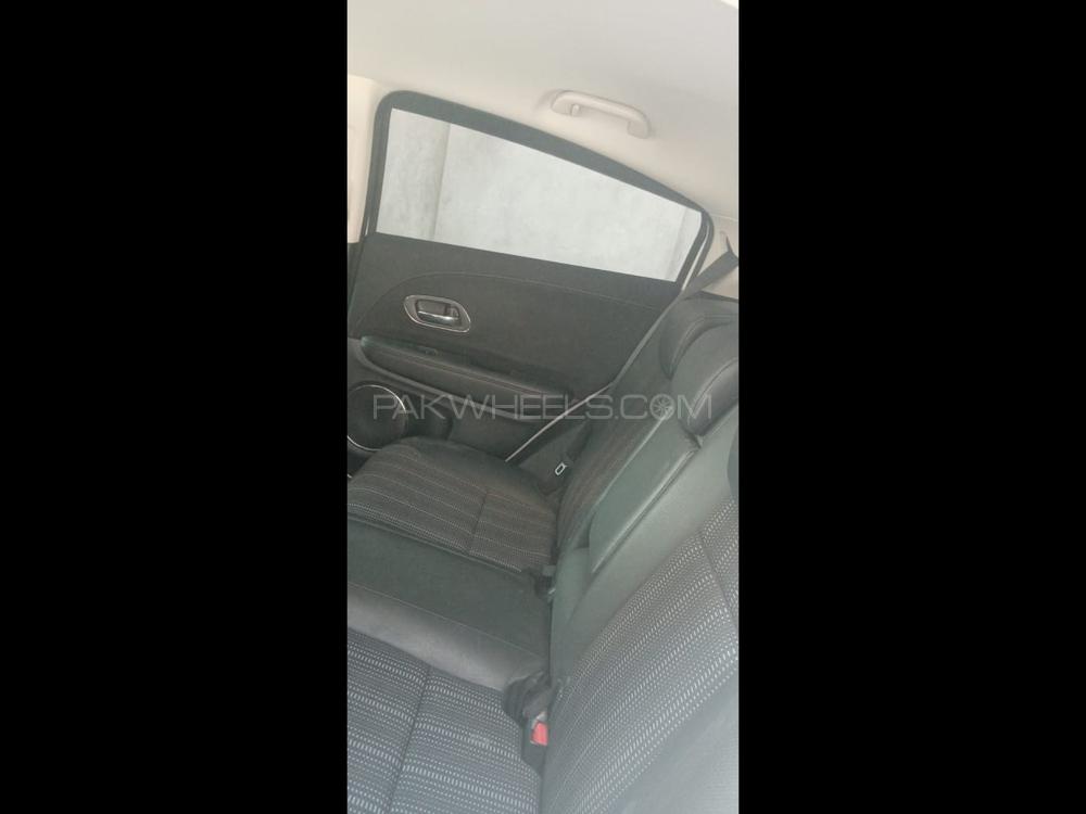 Honda Vezel 2016 for Sale in Chakwal Honda Vezel 2016 for Sale in Chakwal Image-11