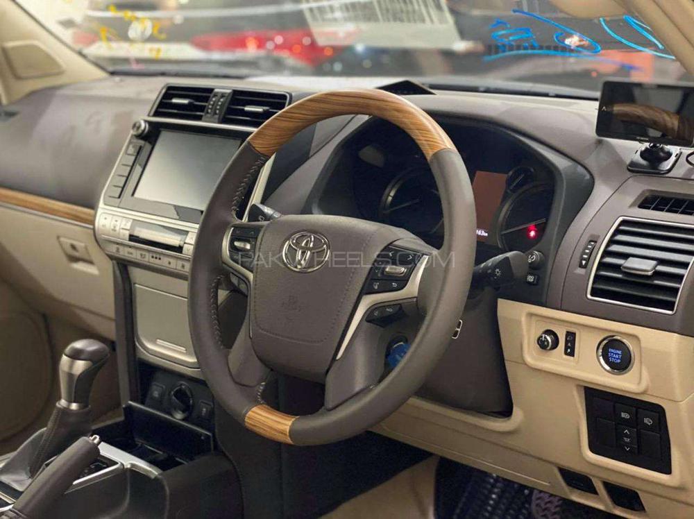 Toyota Prado 2017 for Sale in Lahore Toyota Prado 2017 for Sale in Lahore Image-11