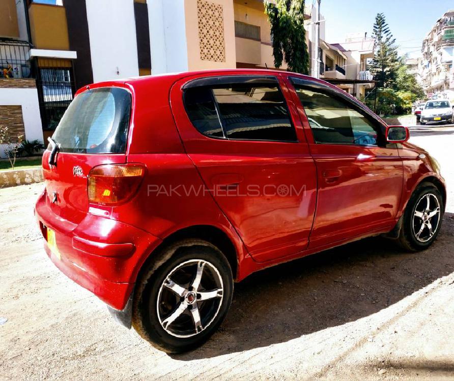 Toyota Vitz 2002 for Sale in Karachi Image-1