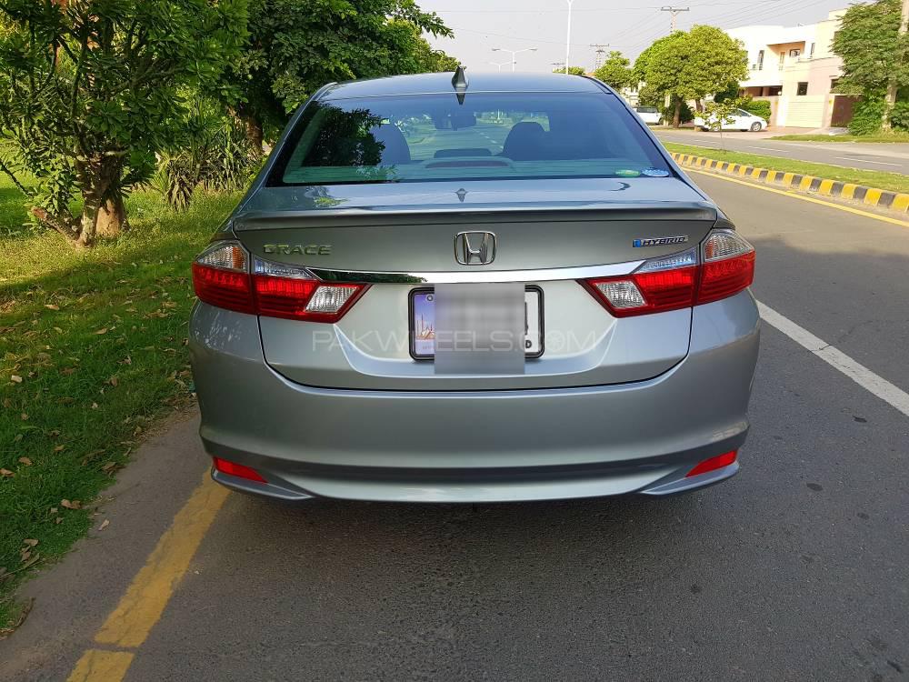 Honda Grace Hybrid 2015 for Sale in Lahore Image-1