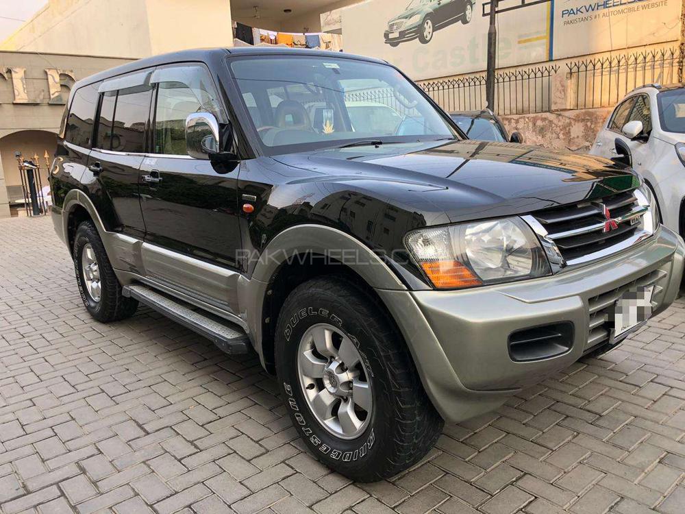 Mitsubishi Pajero 2000 for Sale in Lahore Mitsubishi Pajero 2000 for Sale in Lahore Image-3