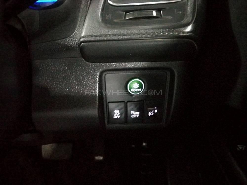 Honda Vezel 2015 for Sale in Gujranwala Honda Vezel 2015 for Sale in Gujranwala Image-9