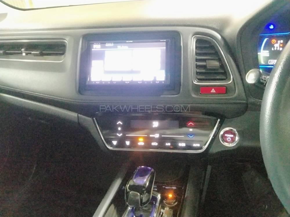 Honda Vezel 2015 for Sale in Gujranwala Honda Vezel 2015 for Sale in Gujranwala Image-8