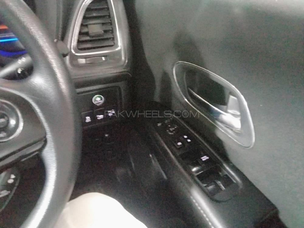 Honda Vezel 2015 for Sale in Gujranwala Honda Vezel 2015 for Sale in Gujranwala Image-12