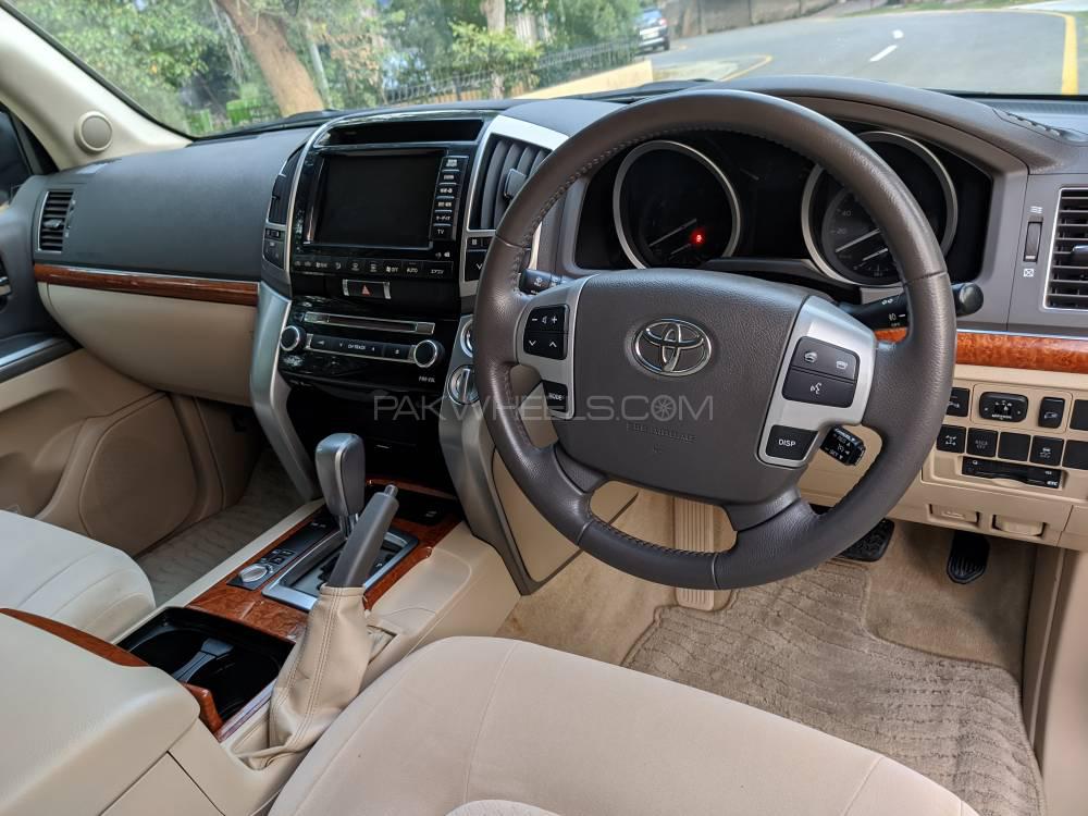 Toyota Land Cruiser 2013 for Sale in Lahore Toyota Land Cruiser 2013 for Sale in Lahore Image-9