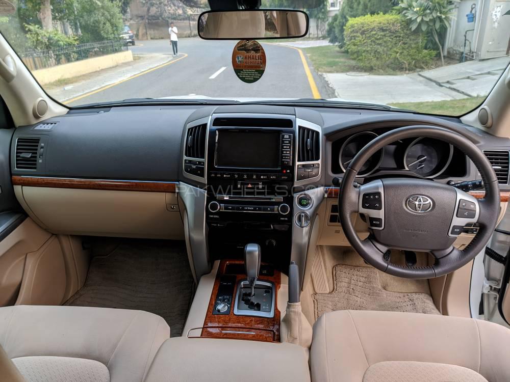 Toyota Land Cruiser 2013 for Sale in Lahore Toyota Land Cruiser 2013 for Sale in Lahore Image-2