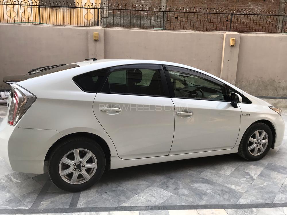 Toyota Prius 2014 for Sale in Peshawar Toyota Prius 2014 for Sale in Peshawar Image-2