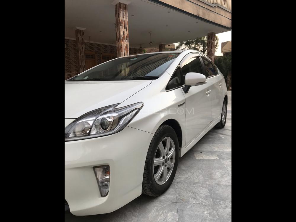 Toyota Prius 2014 for Sale in Peshawar Toyota Prius 2014 for Sale in Peshawar Image-5