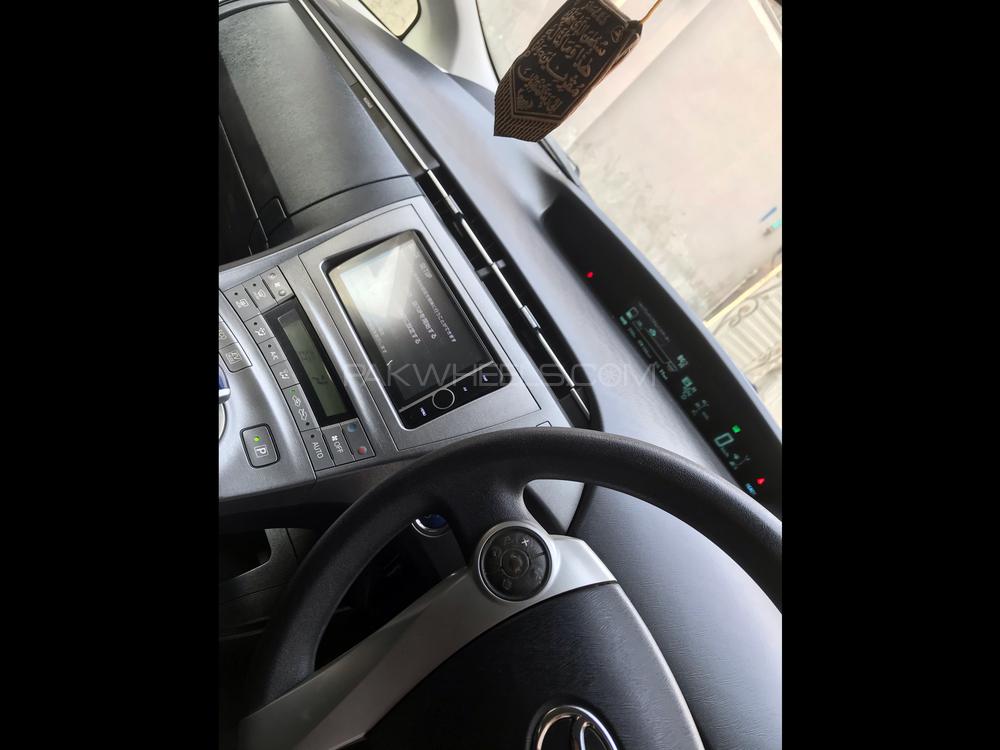 Toyota Prius 2014 for Sale in Peshawar Toyota Prius 2014 for Sale in Peshawar Image-7