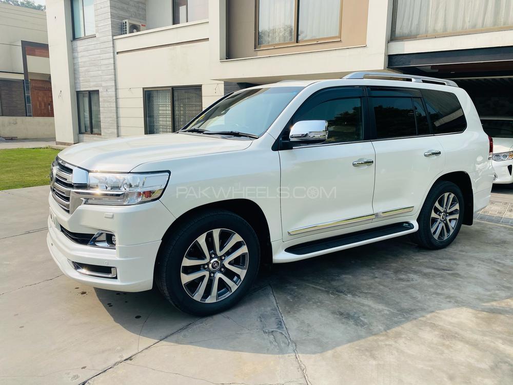 Toyota Land Cruiser 2015 for Sale in Lahore Toyota Land Cruiser 2015 for Sale in Lahore Image-5